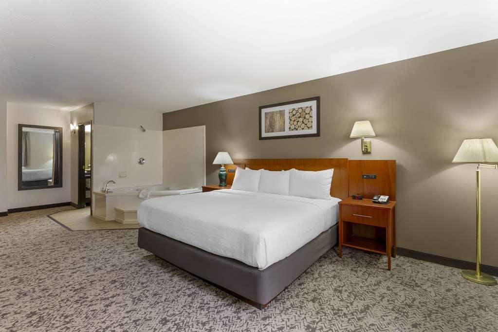 Quality Inn & Suites Fillmore I-15 Room photo