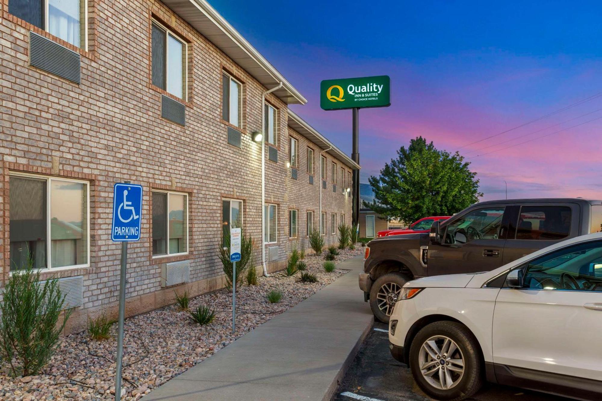 Quality Inn & Suites Fillmore I-15 Exterior photo